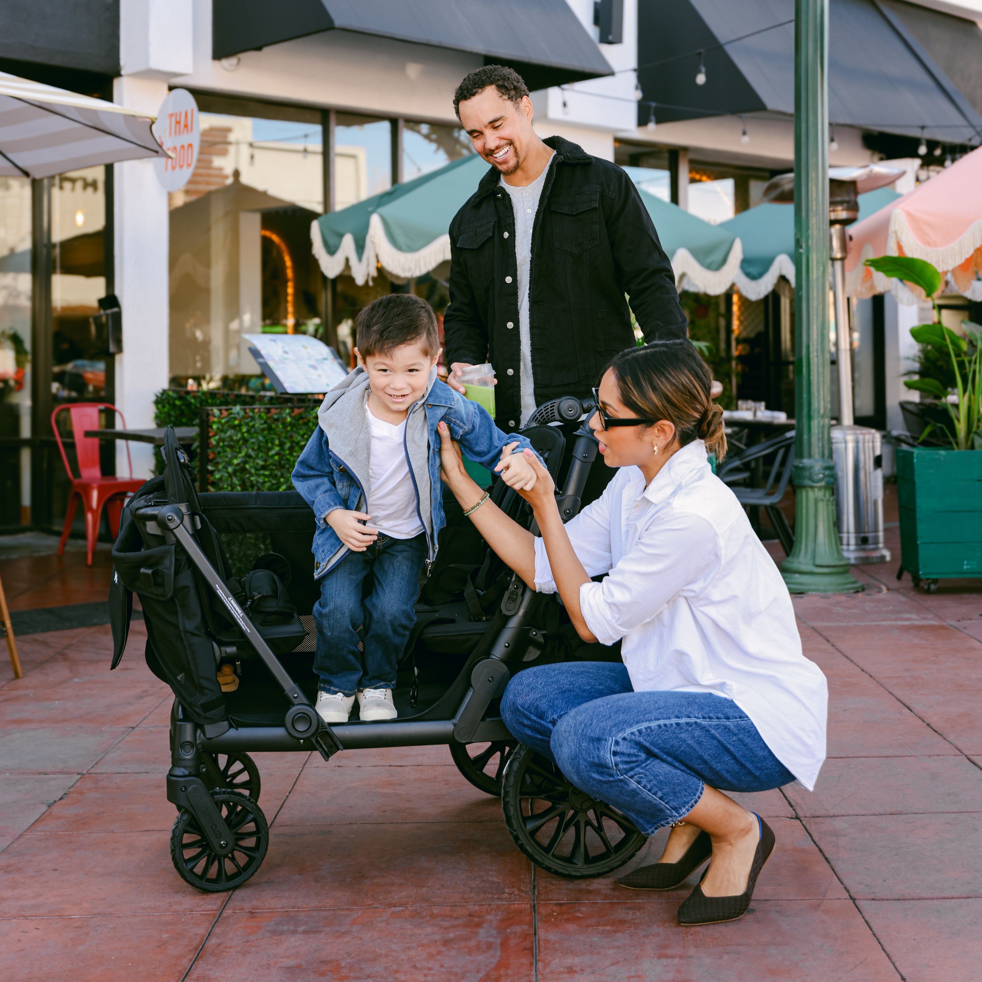 WonderFold L4 Quad Stroller Wagon (4 Seater)