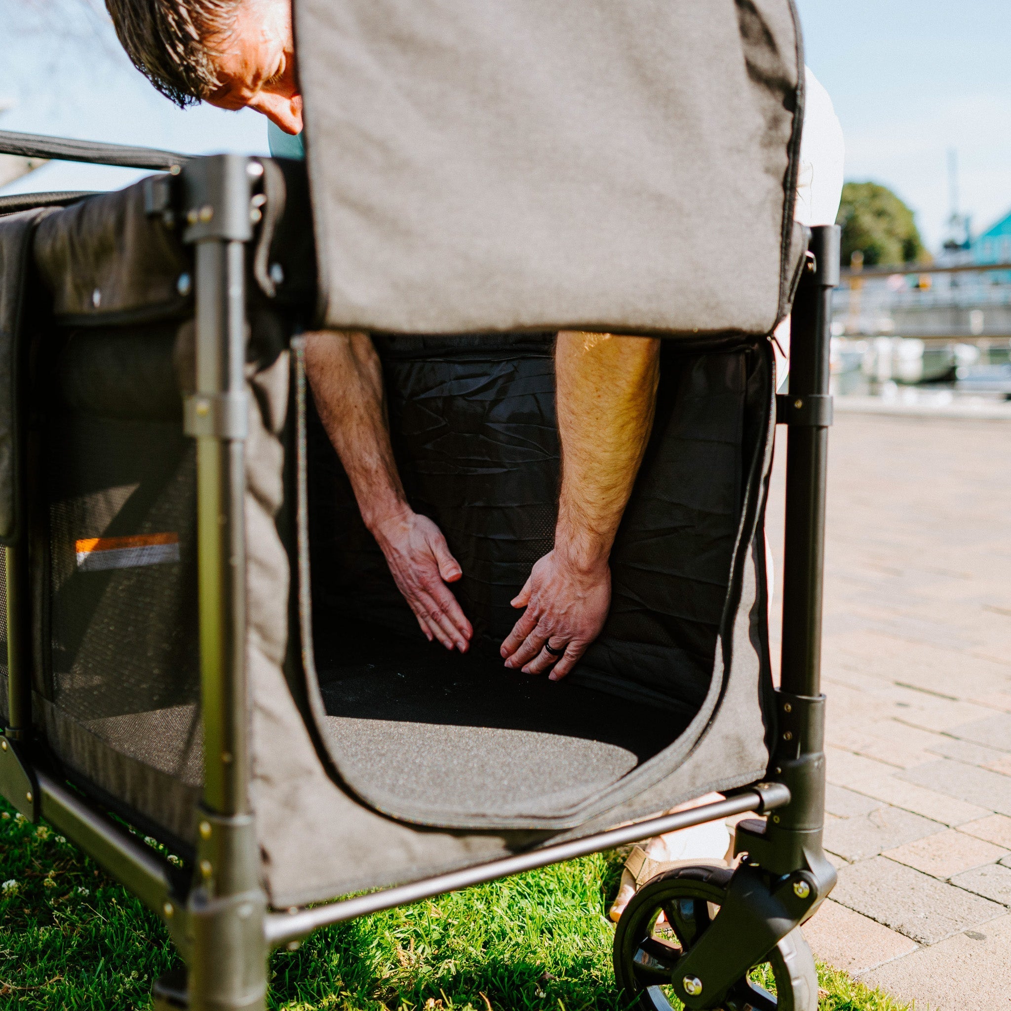 WonderFold W4 Elite Quad Stroller Wagon (4 Seater)