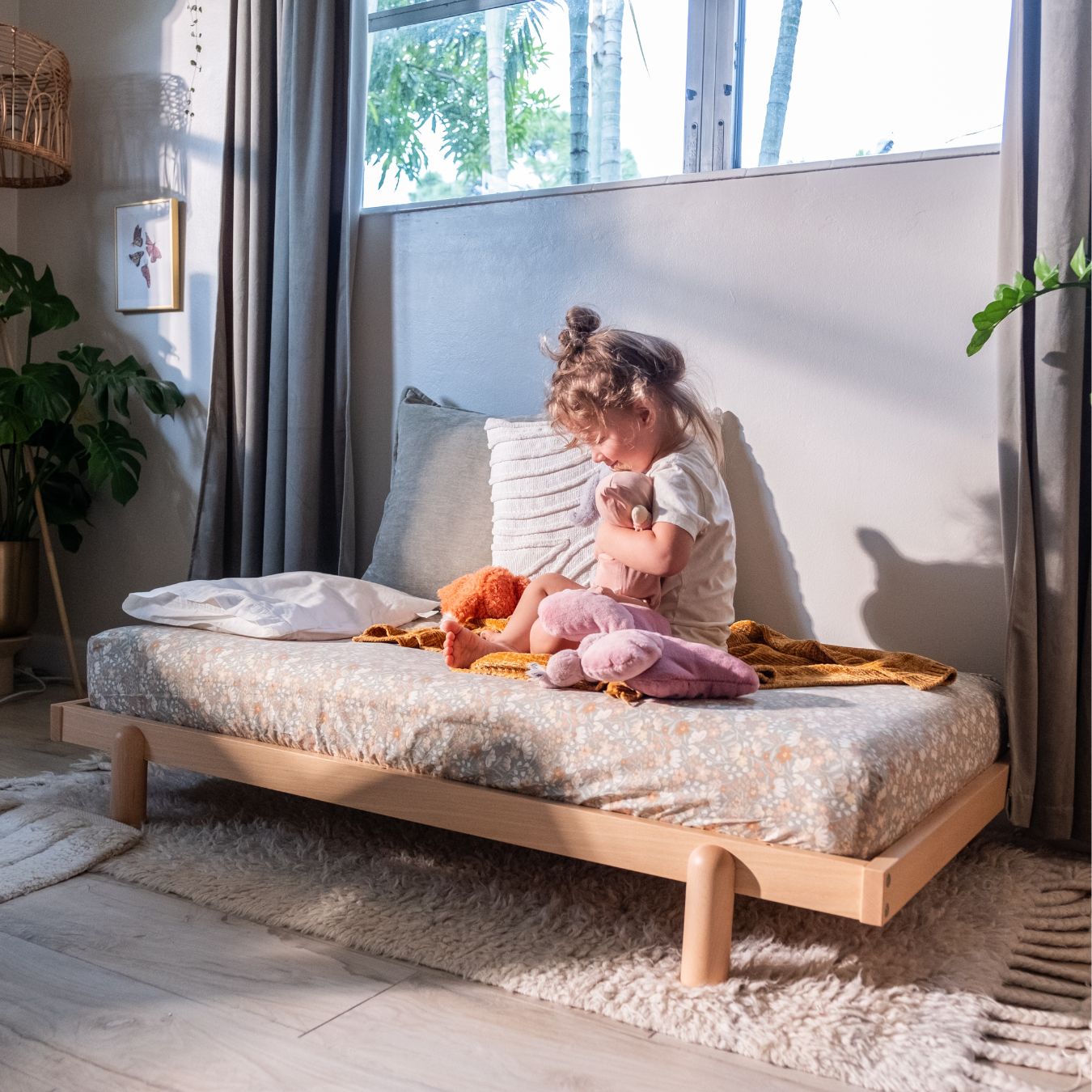 Dadada Bliss 4-in-1 Convertible Crib