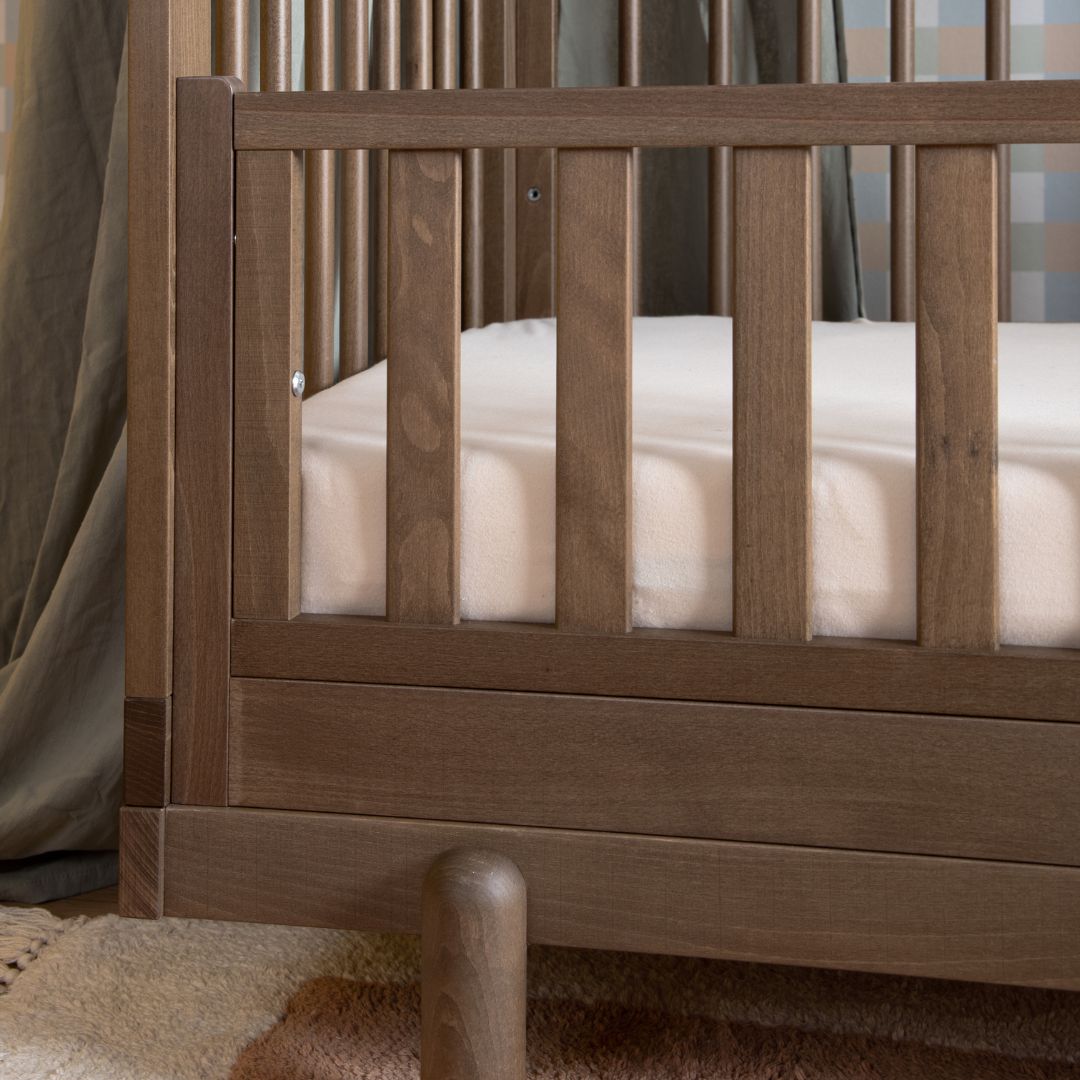 Dadada Bliss 4-in-1 Convertible Crib