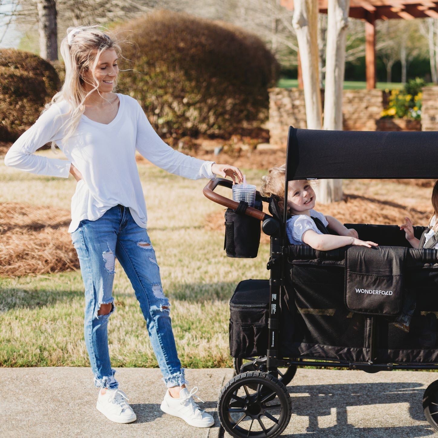 WonderFold Parent Console with Insulated Cup Holders