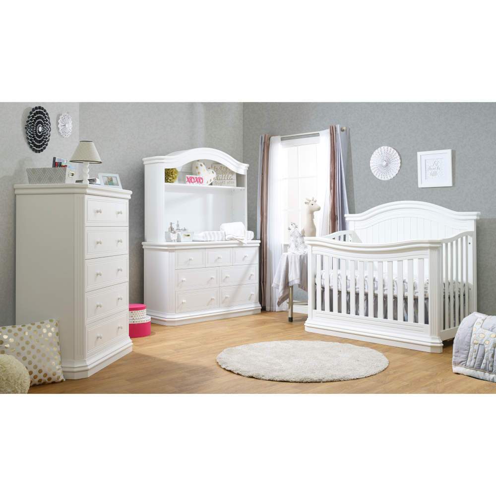 Sorelle Vista Elite 4-In-1 Crib + Double Dresser + 5-Drawer Dresser Set