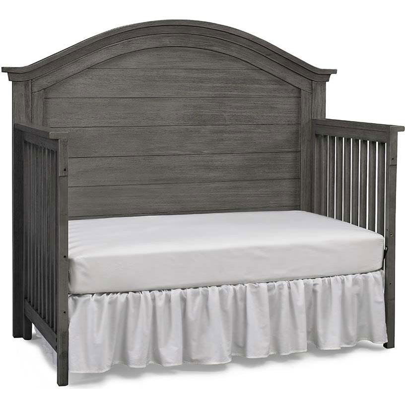 Dolce Babi Lucca Convertible Curve Top Crib