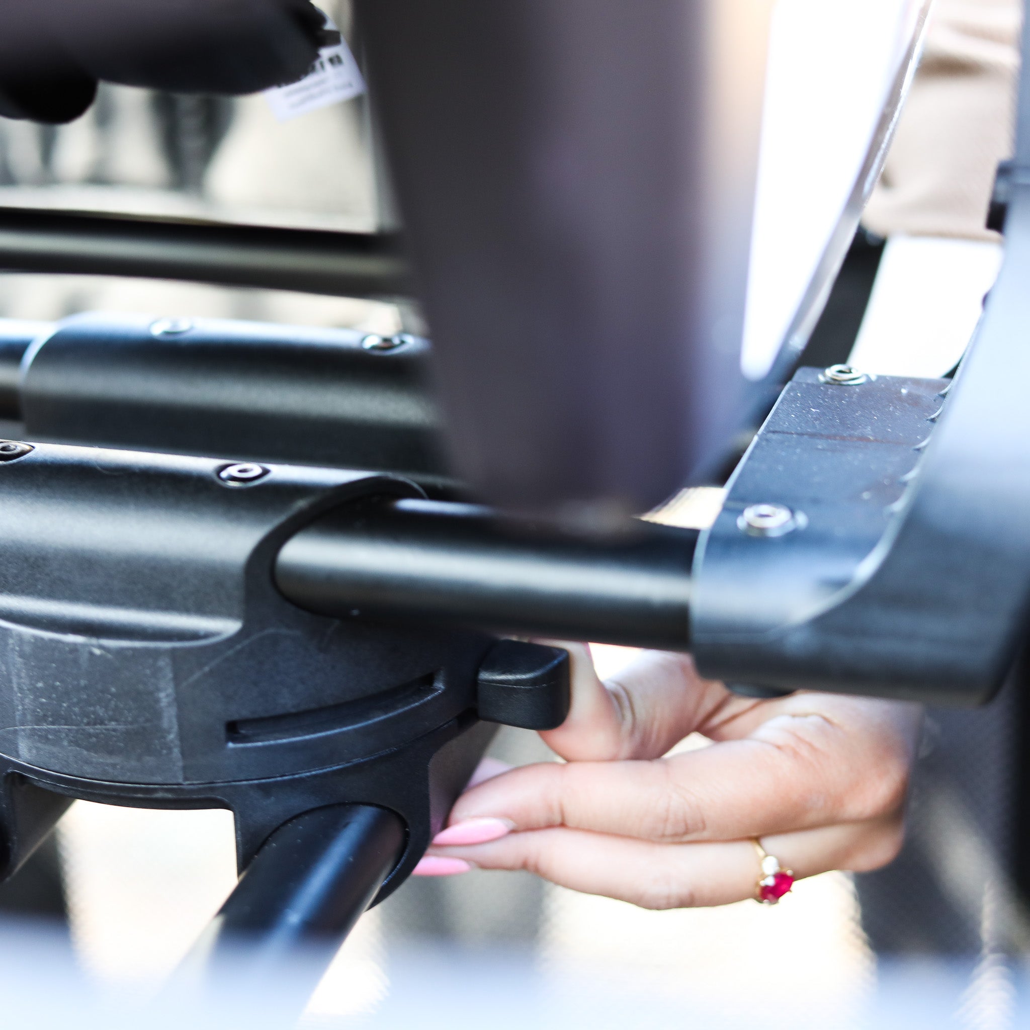 WonderFold Car Seat Adapter