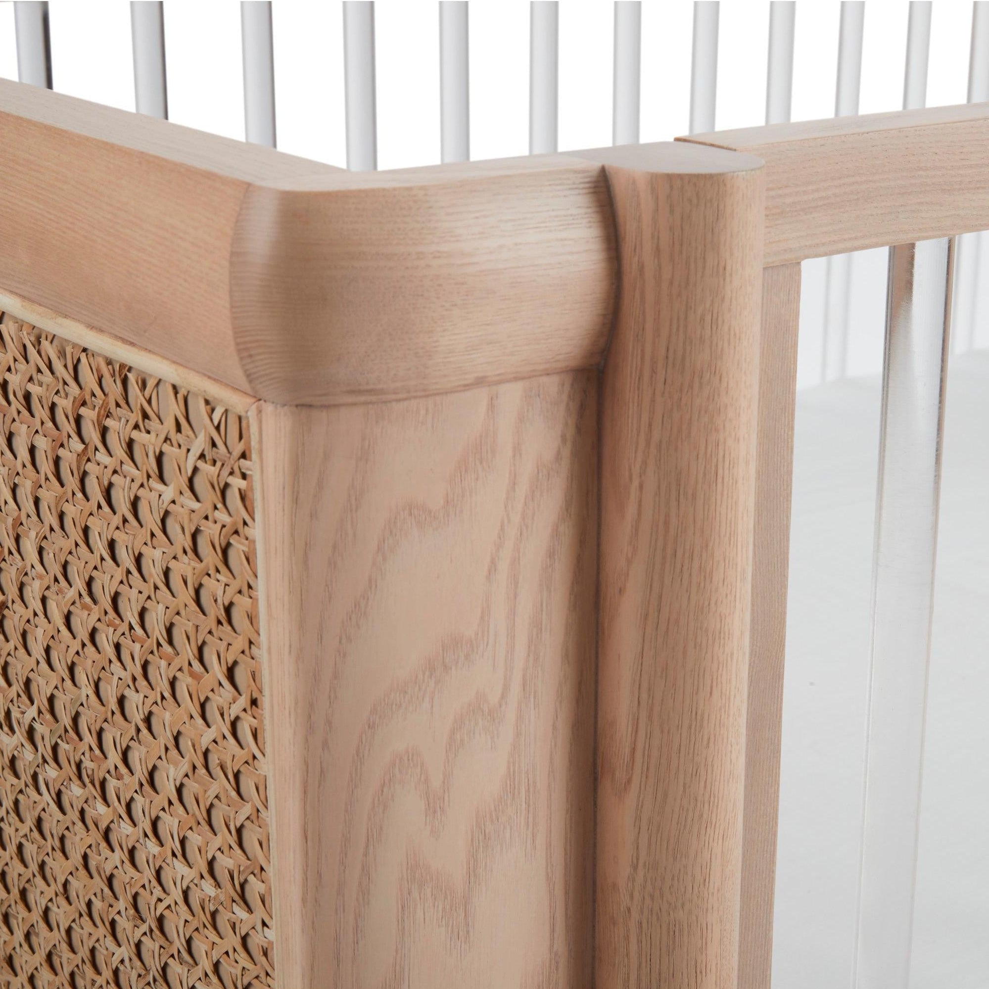 maxi cosi crib Maxi Cosi Brisa 4-in-1 Convertible Crib with Toddler Bed/Daybed Conversion Kit