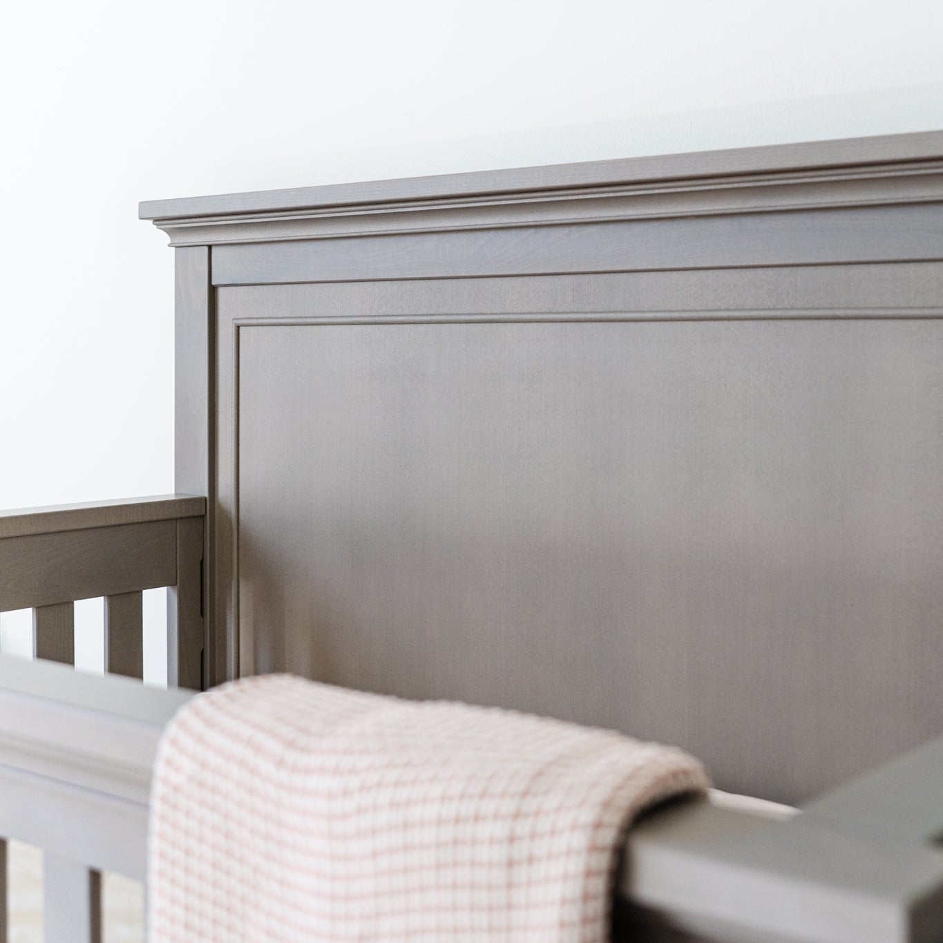Silva Furniture Jackson Crib | 5-in-1 Convertible | Solid Wood
